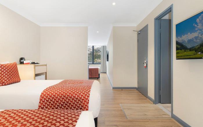 Breakfree Sydney on Broadway