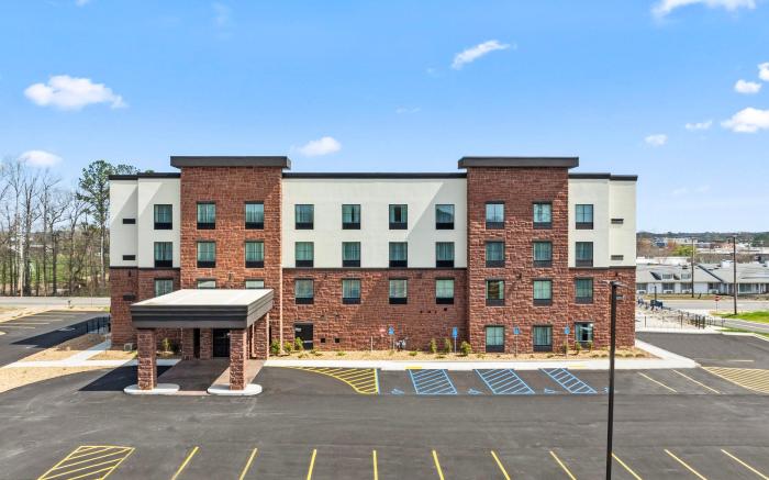 Cobblestone Hotel & Suites - Cullman