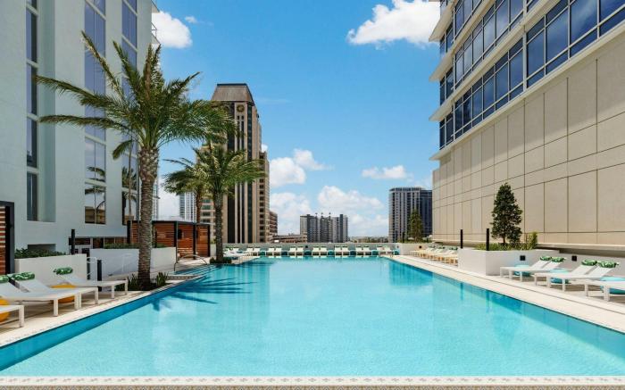 AC Hotel St. Petersburg Downtown