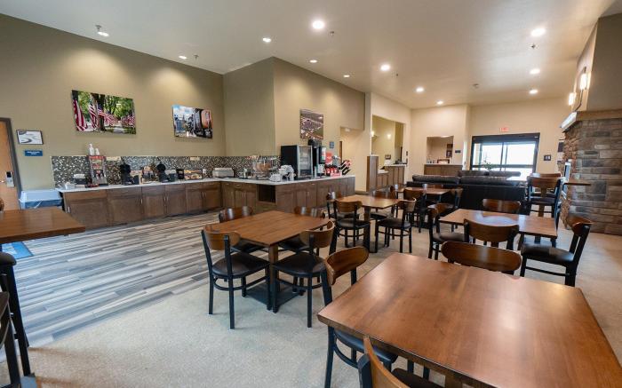 Cobblestone Inn and Suites Sheldon
