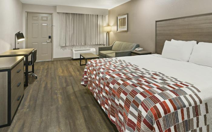 Red Roof Inn & Suites Irving – DFW Airport South