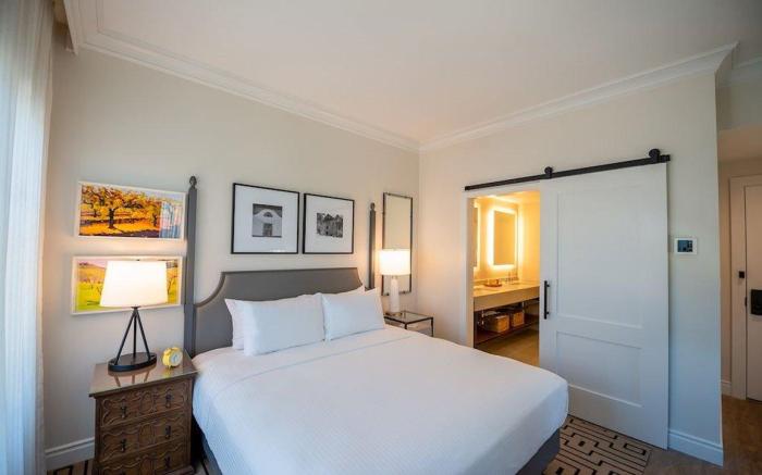 Hotel E