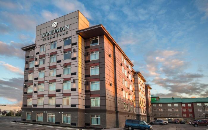 Sandman Signature Calgary Airport Hotel