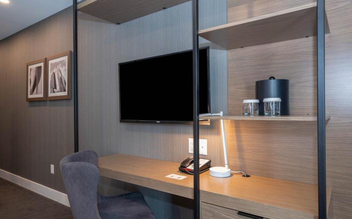 Sandman Signature Calgary Airport Hotel