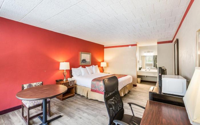 Red Carpet Inn and Suites Hazleton PA