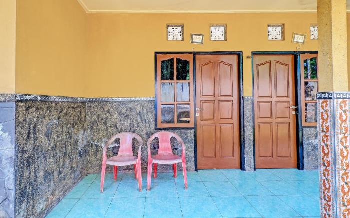 SPOT ON 92399 Hotel Sekar Jagat  Near Pantai Baluk Rening