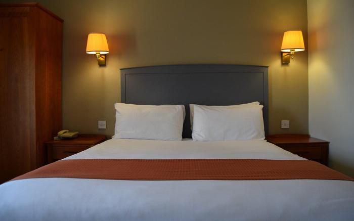 Arnos Manor Hotel