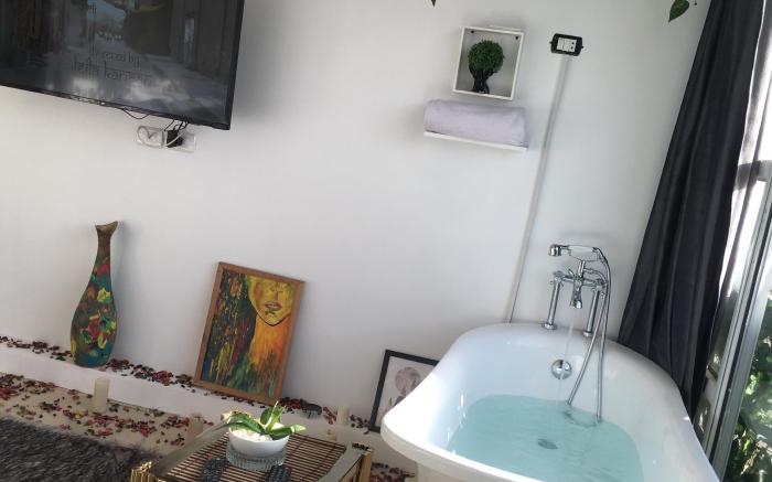 Pharaoh jacuzzi 