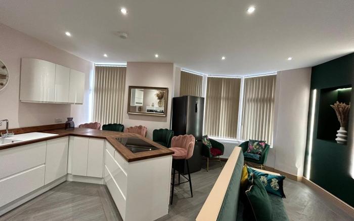 Strawberry Fields Suite by Sasco Apartments