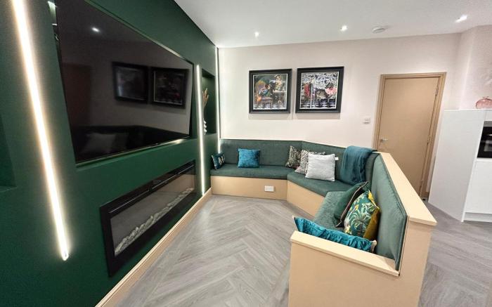 Strawberry Fields Suite by Sasco Apartments