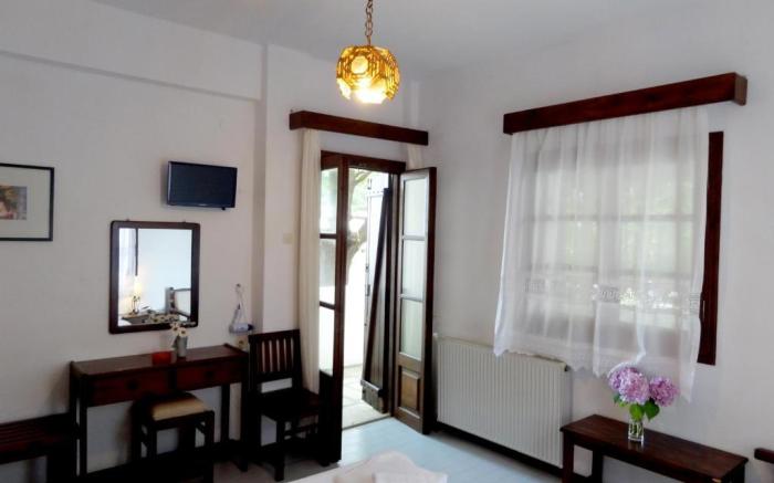 Hotel Vrionis