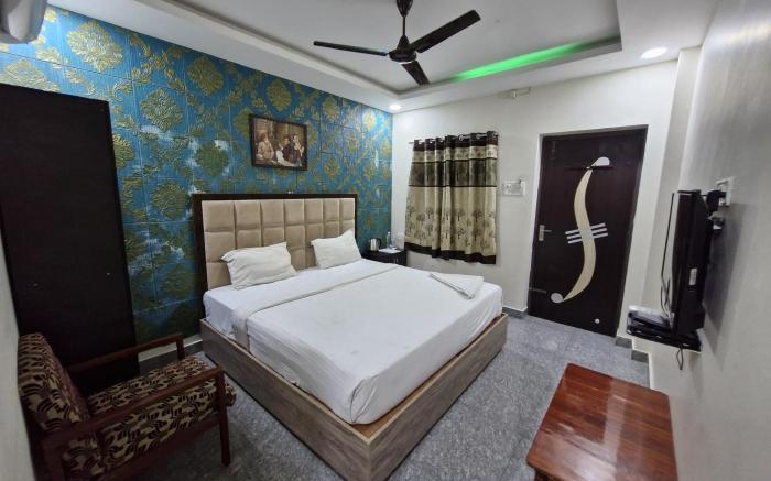 Redstone Hotel-Near US Consulate