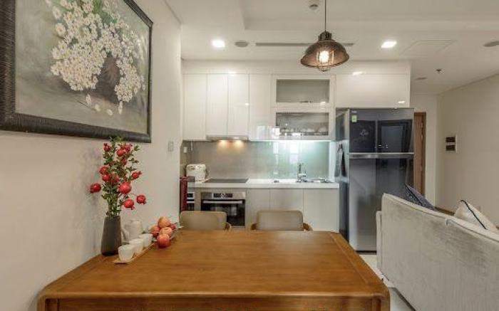 One Bedroom service apt in Landmark81 by Mai's