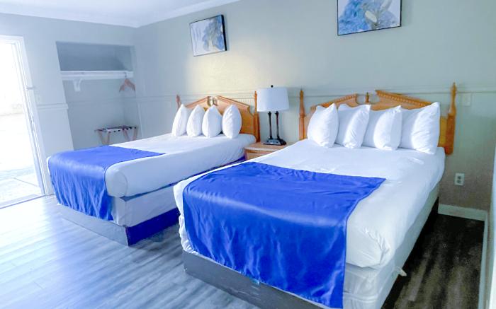 OMEO Suites Glass Beach