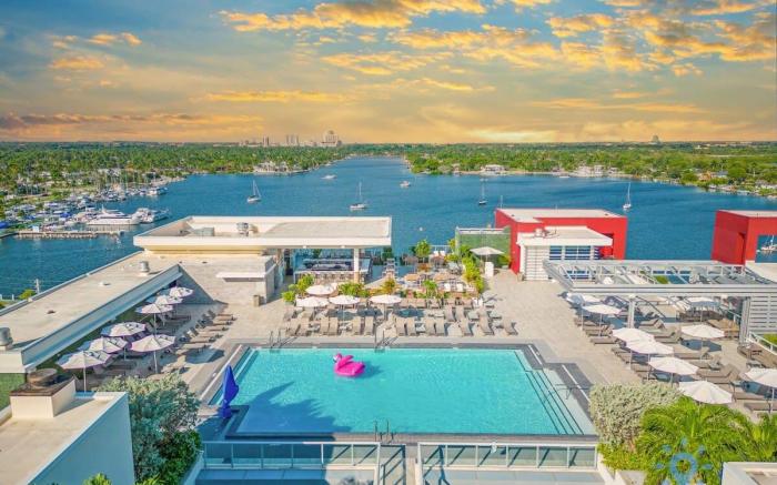 Best Stay| Rooftop Pool|Hollywood Beach Board–walk