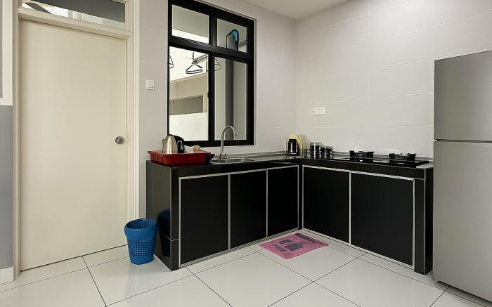 Platino 2BR Paradigm Mall Netflix Youtube BySTAY