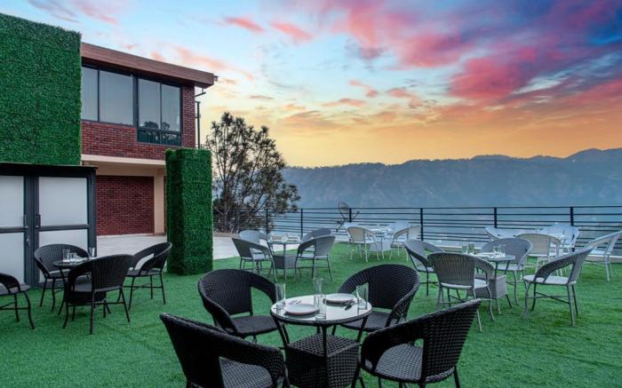 HILL CREST 3 BEDROOMS APARTMENT