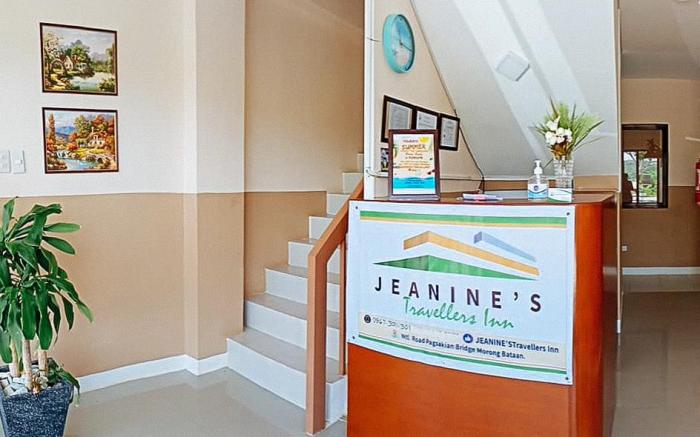 Jeanine's Travellers Inn by RedDoorz