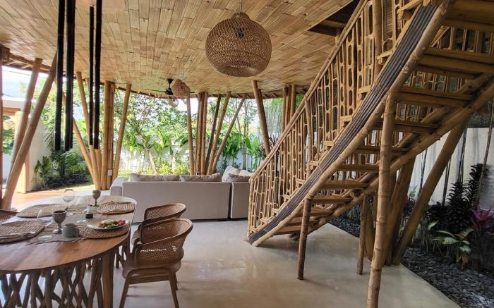 Tropical Bali Bamboo Villa - 7 Minutes from Canggu