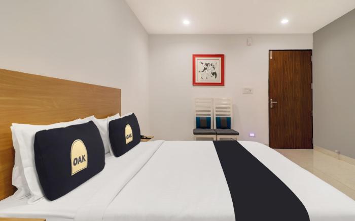 Super Townhouse OAK De Alphabet Hotel Bolarum