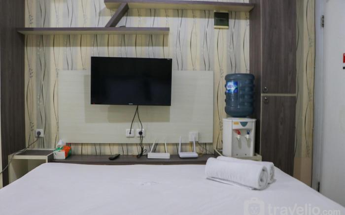 Enjoy Studio at Green Pramuka City Apt By Travelio