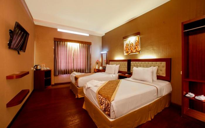 SPENCER GREEN HOTEL