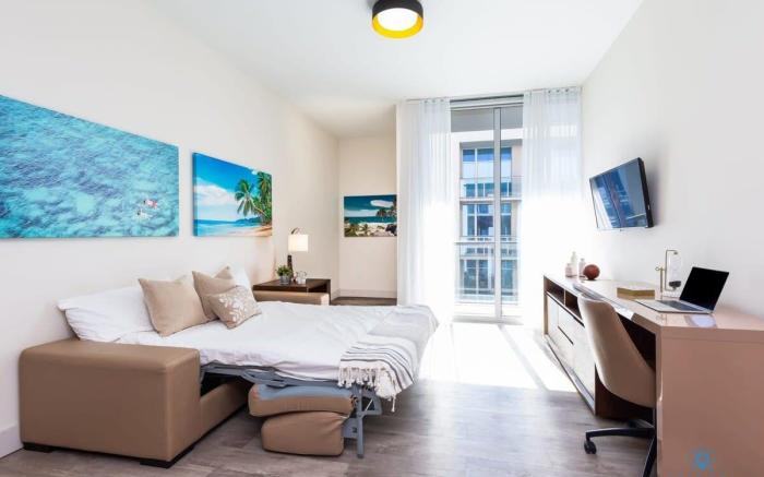 Rooftop Pool+ Hot Tub|Hollywood Beach Boardwalk