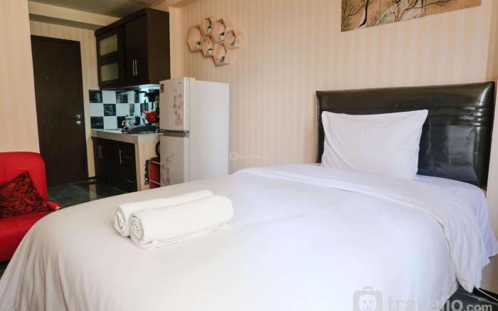 Homey and Cozy Studio at Suites Metro By Travelio