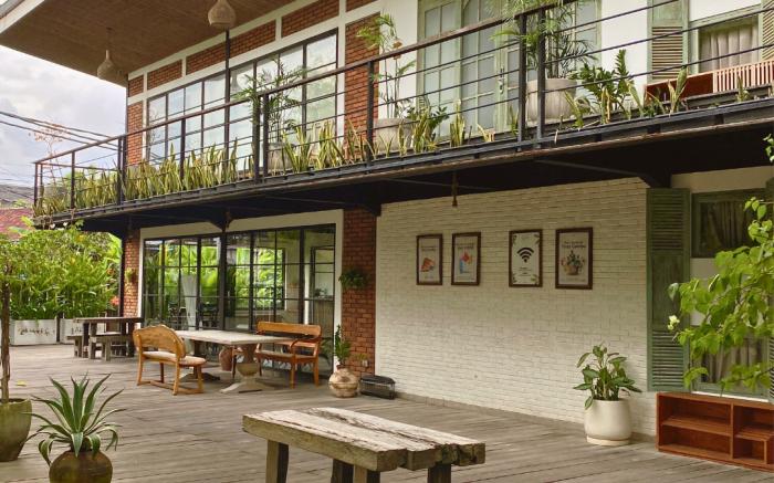 White Penny Hostel