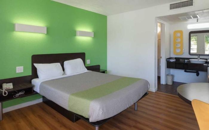 Motel 6 & Studio 6 Barstow