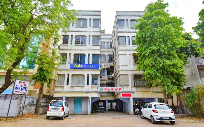 FabHotel Raj Ratna - Nr. Ashram Road