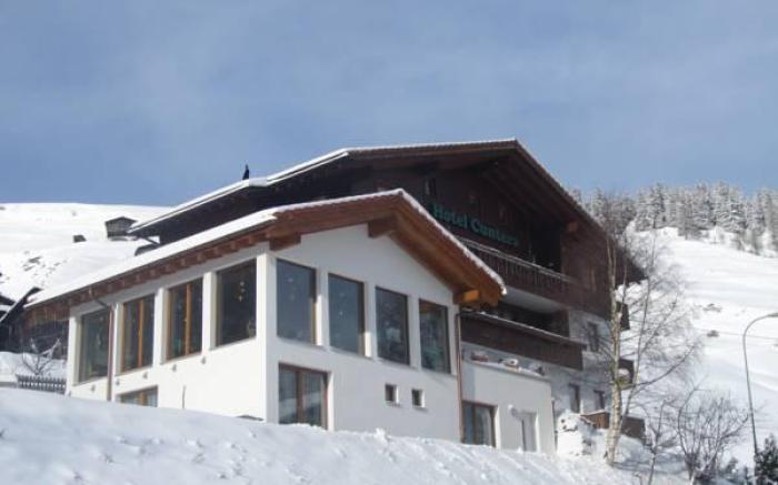 Hotel Cuntera