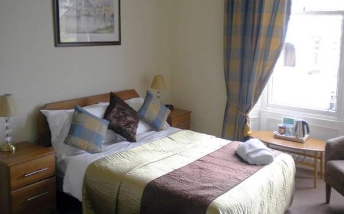 Glenesk Hotel