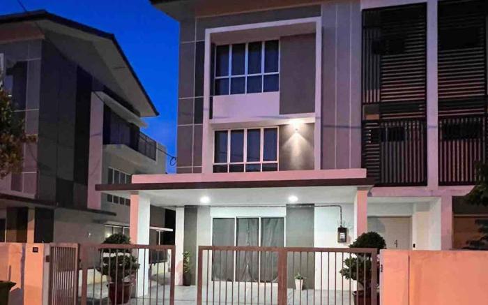 MoonLight Sweet Home Kuala Selangor (20pax)Karaoke