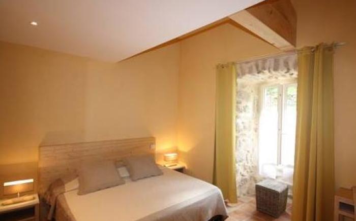 Logis Hotel Restaurant Le Domaine de l'Eau Vive