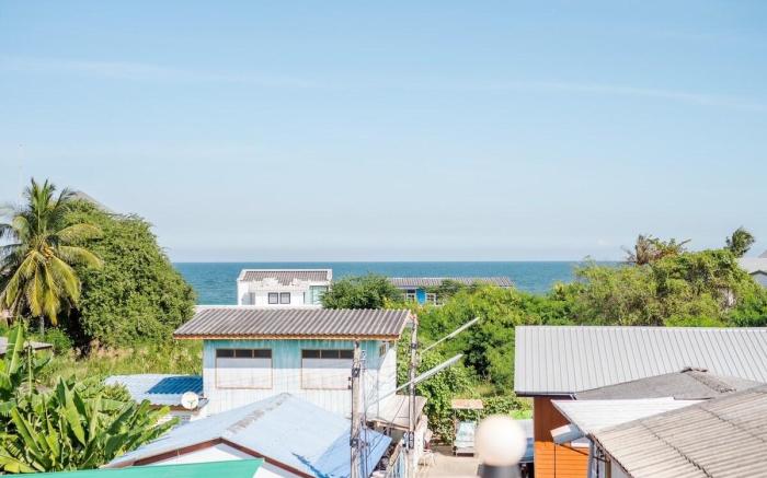 Seaview Room @ hostel near Huahin Beach 