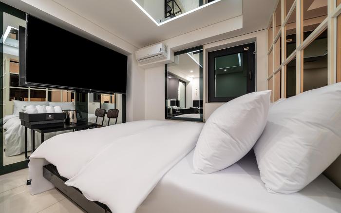 Sinchon Wol Hotel