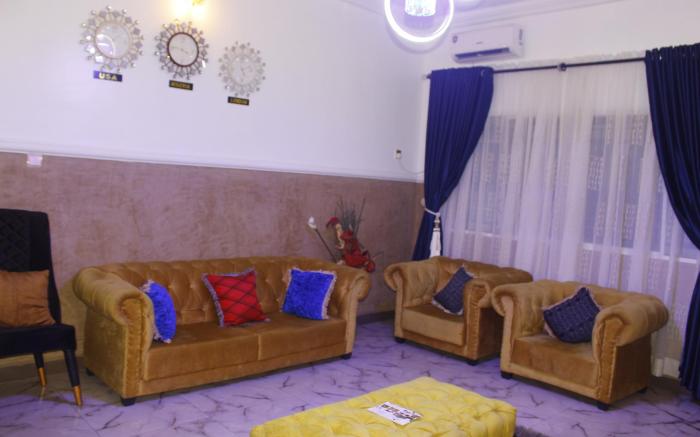 ELIANA' ELIO LUXURY HOMES