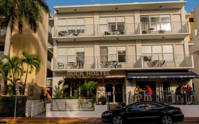 Rock Apartments by Lowkl
