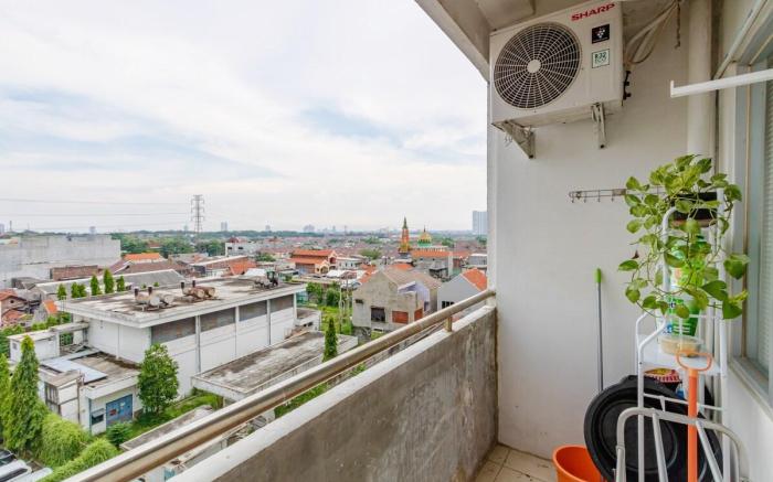 Comfy 2 BR Apartemen Pavilion Permata Surabaya