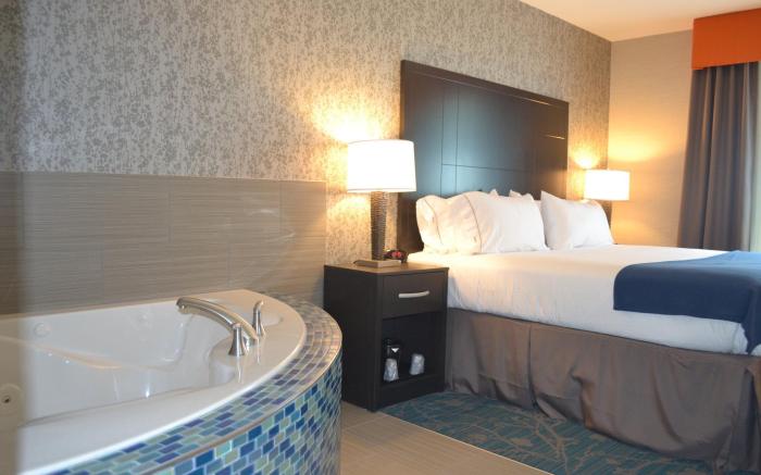 Holiday Inn Express Hotel & Suites Knoxville By IHG