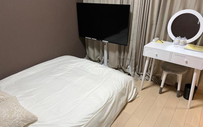 CoconeHouseTengachaya Namba Dotonbori 2 Subway Stops Private Room Free Wi-Fi C
