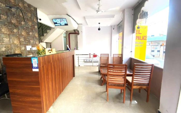 Hotel Avantika Palace 