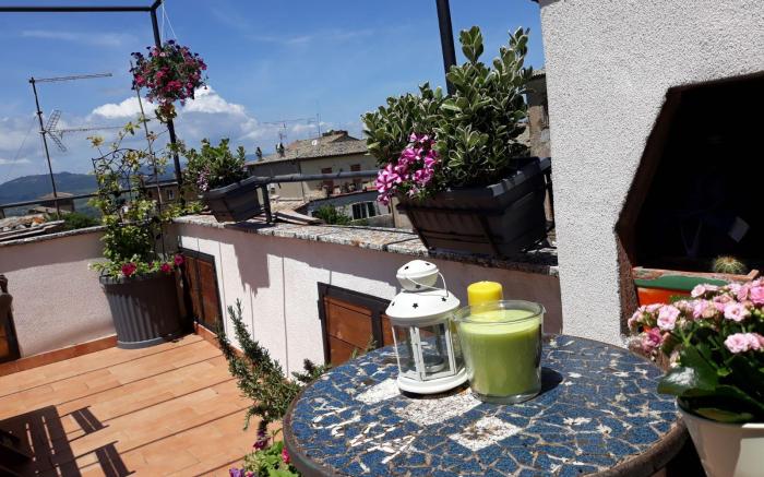 central apartment, just steps from the Duomo and the Teatro, with balcony