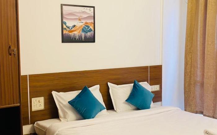 ZEKE HOTELS