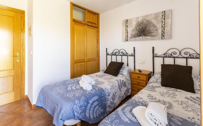 CARREBAIX IV - Rural apartment with beautiful views and free WiFi