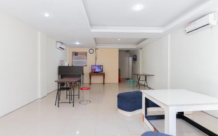 Urbanview Erga Family Residence Syariah Surabaya by RedDoorz