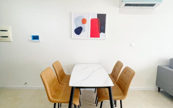 LeOHome Twobedroom Vinhomes Dcapital Tran Duy Hung