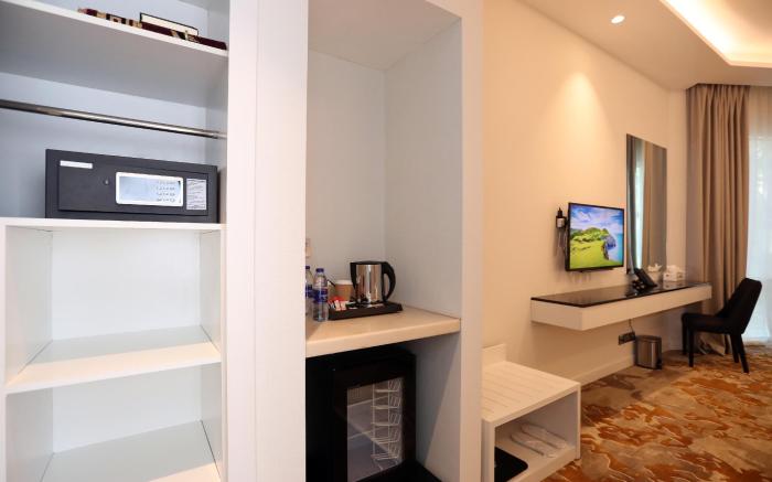 eStay Hotel