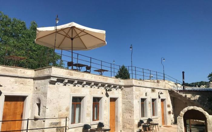 Sarnich Cave Suites